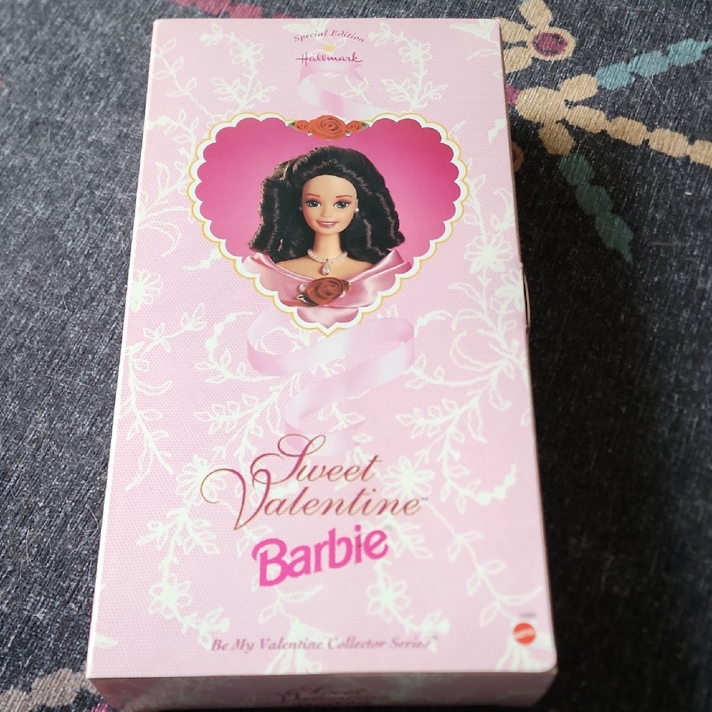 Hallmark Special Edition Sweet Valentine Barbie New In Box
